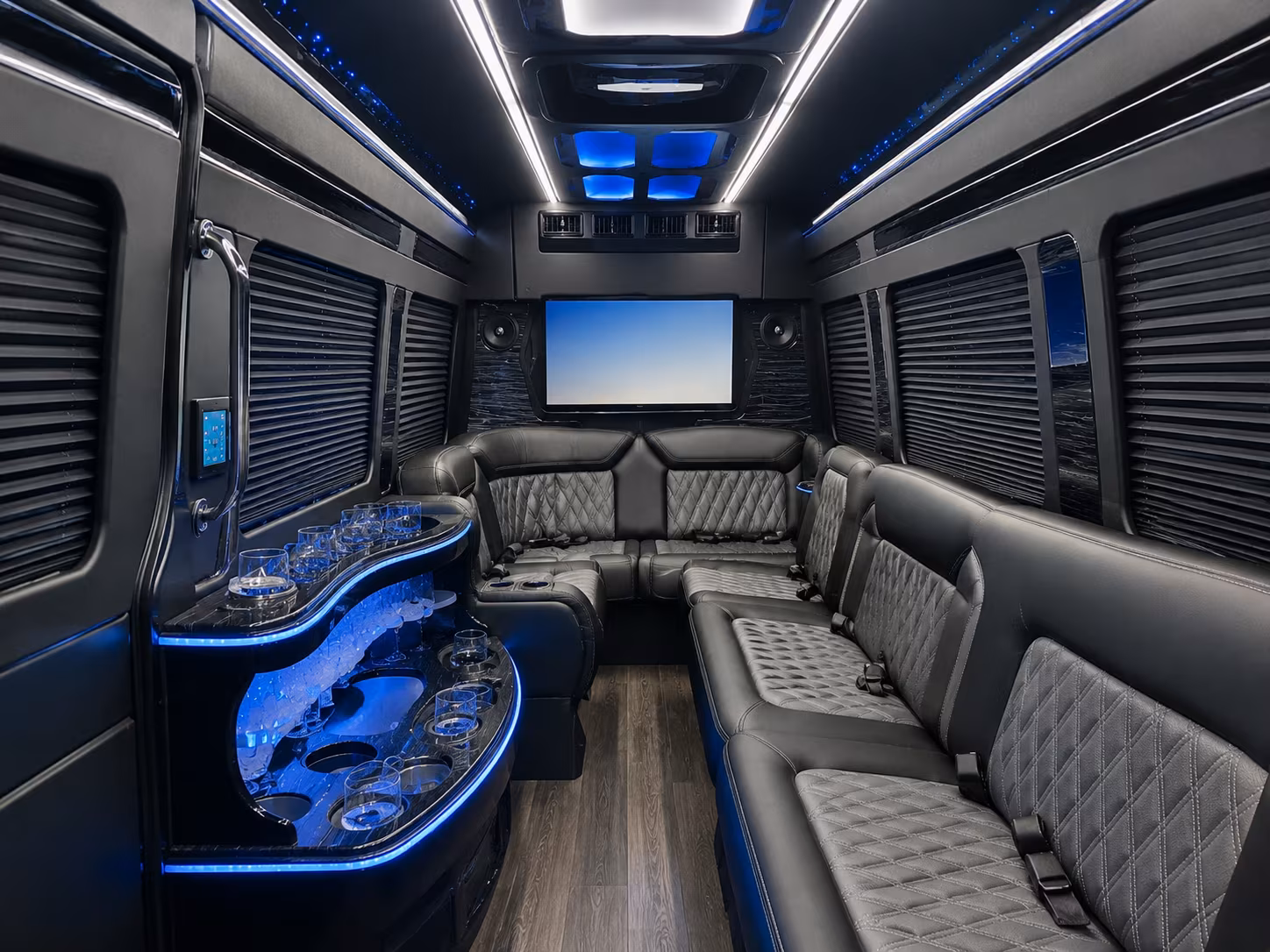bus rentals for bands and performers traveling through la mesa