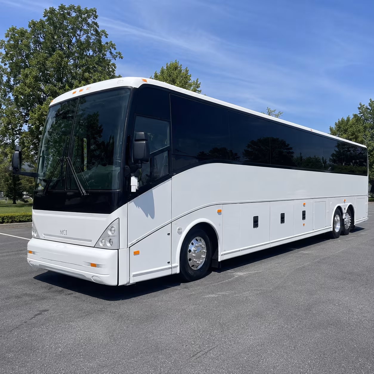 bus rentals for corporate retreats and team offsite events