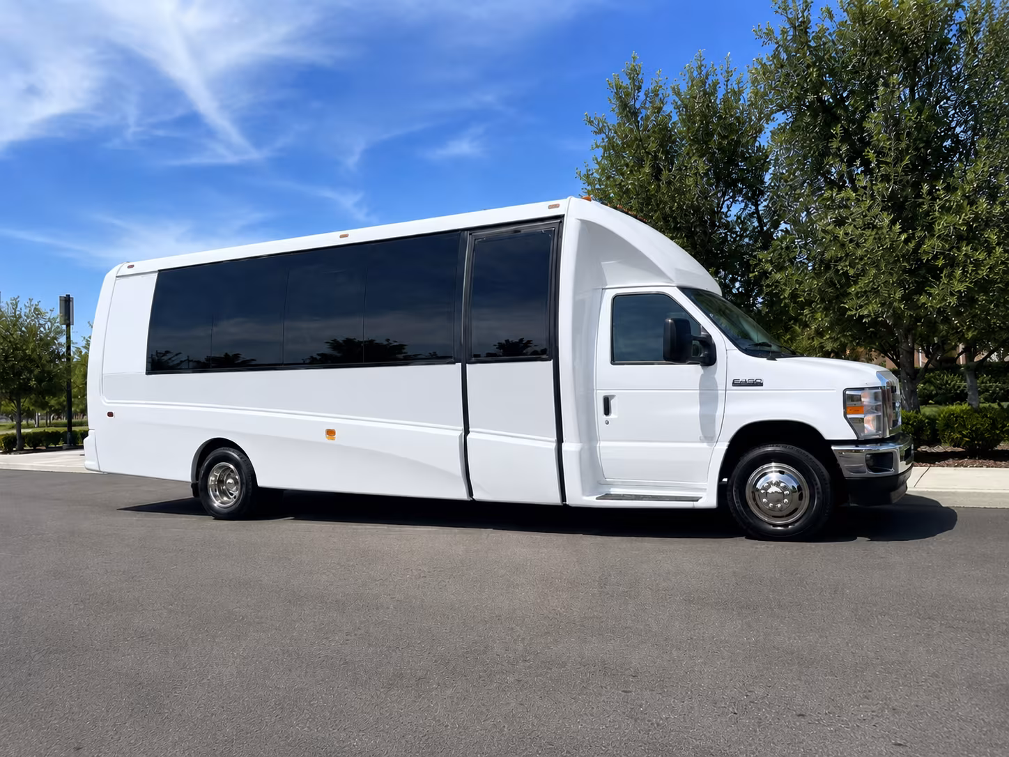 concert shuttle buses for large groups heading to viejas arena