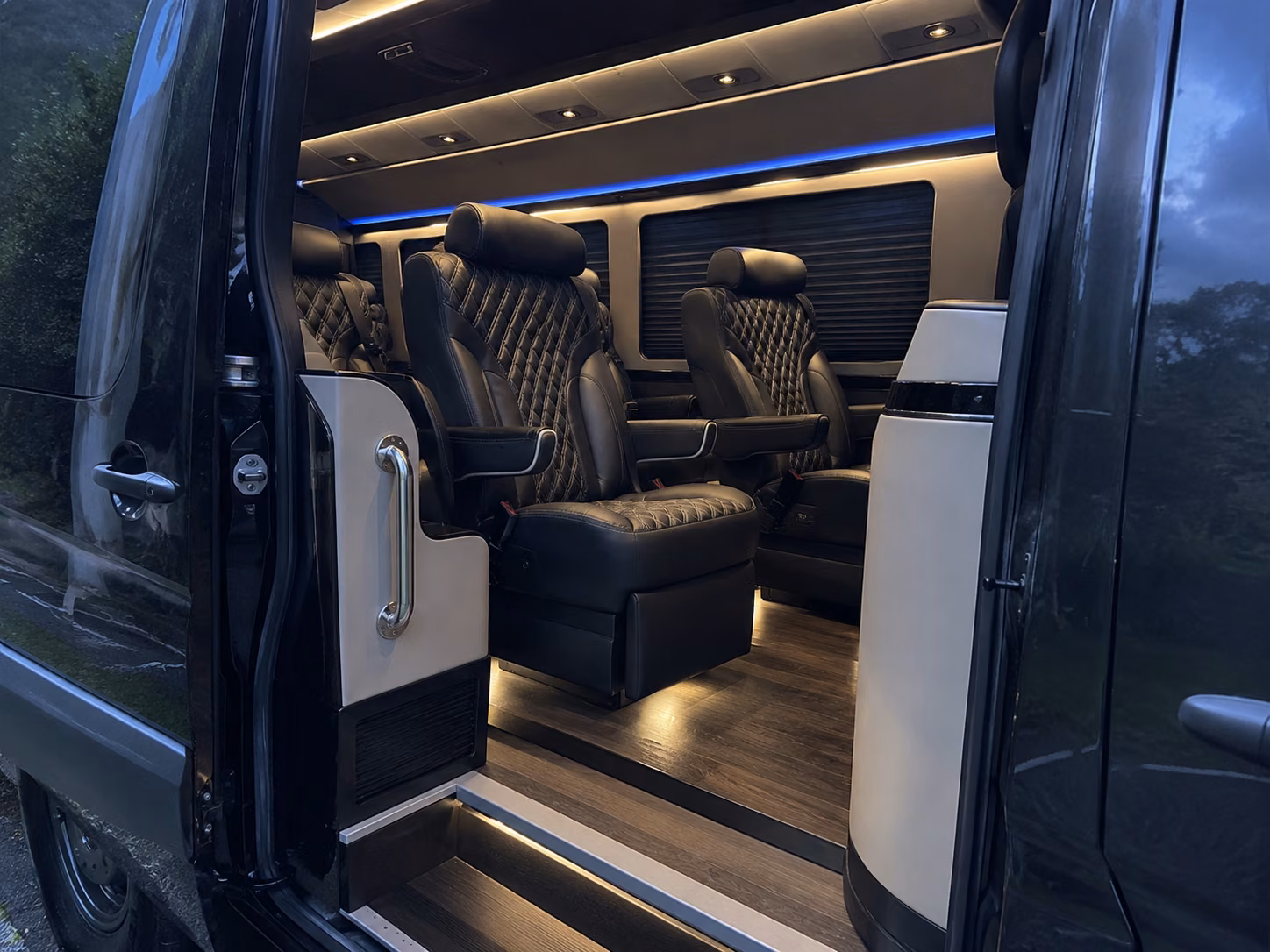 la mesa airport transportation onboard seating