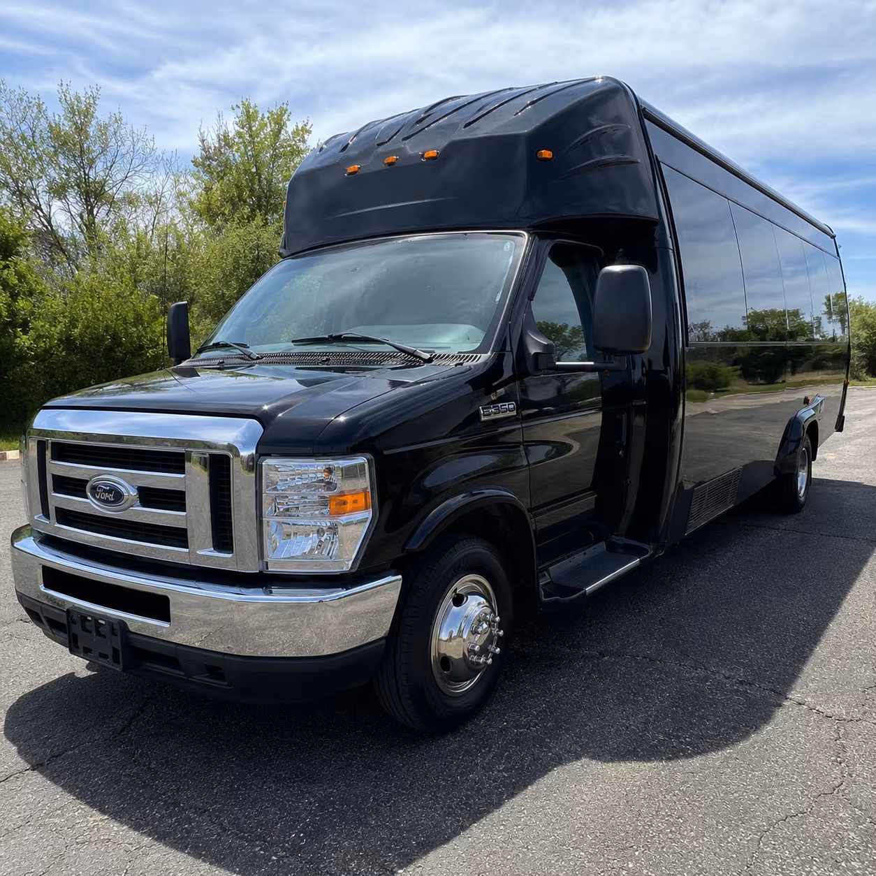 party buses for wine tours through the ramona valley ava
